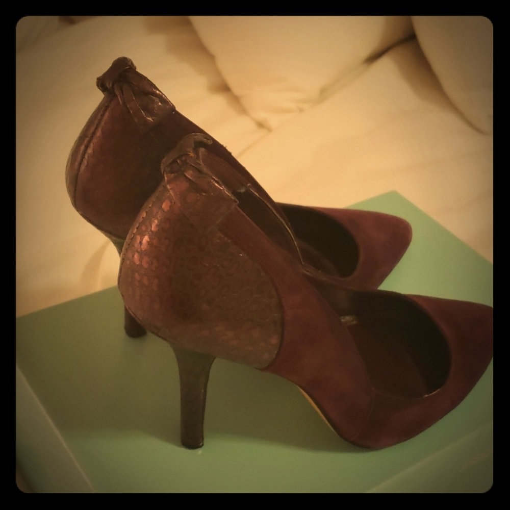 Bow detail stilettos